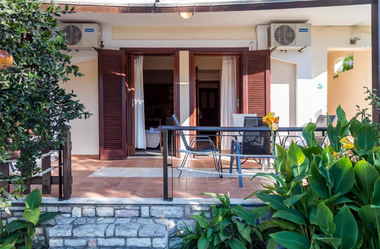 Akroyali Hotel & Villas Mési エクステリア 写真