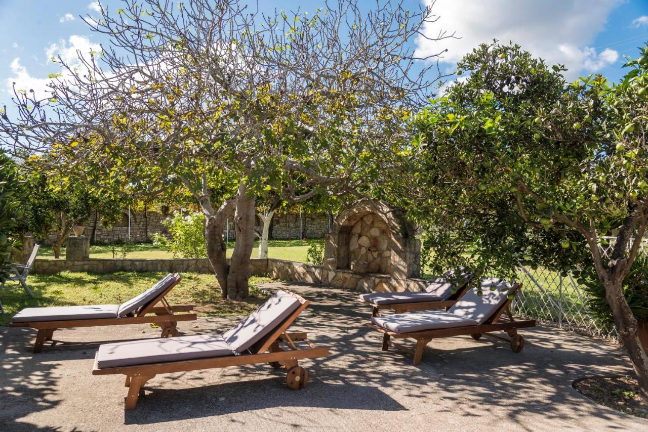 Akroyali Hotel & Villas Mési エクステリア 写真
